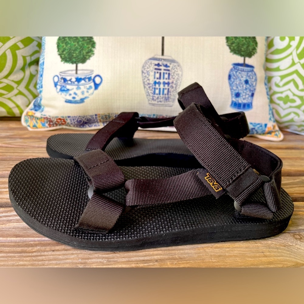 🌴Like New! TEVA Mens Universal Sandals in Black Size 9